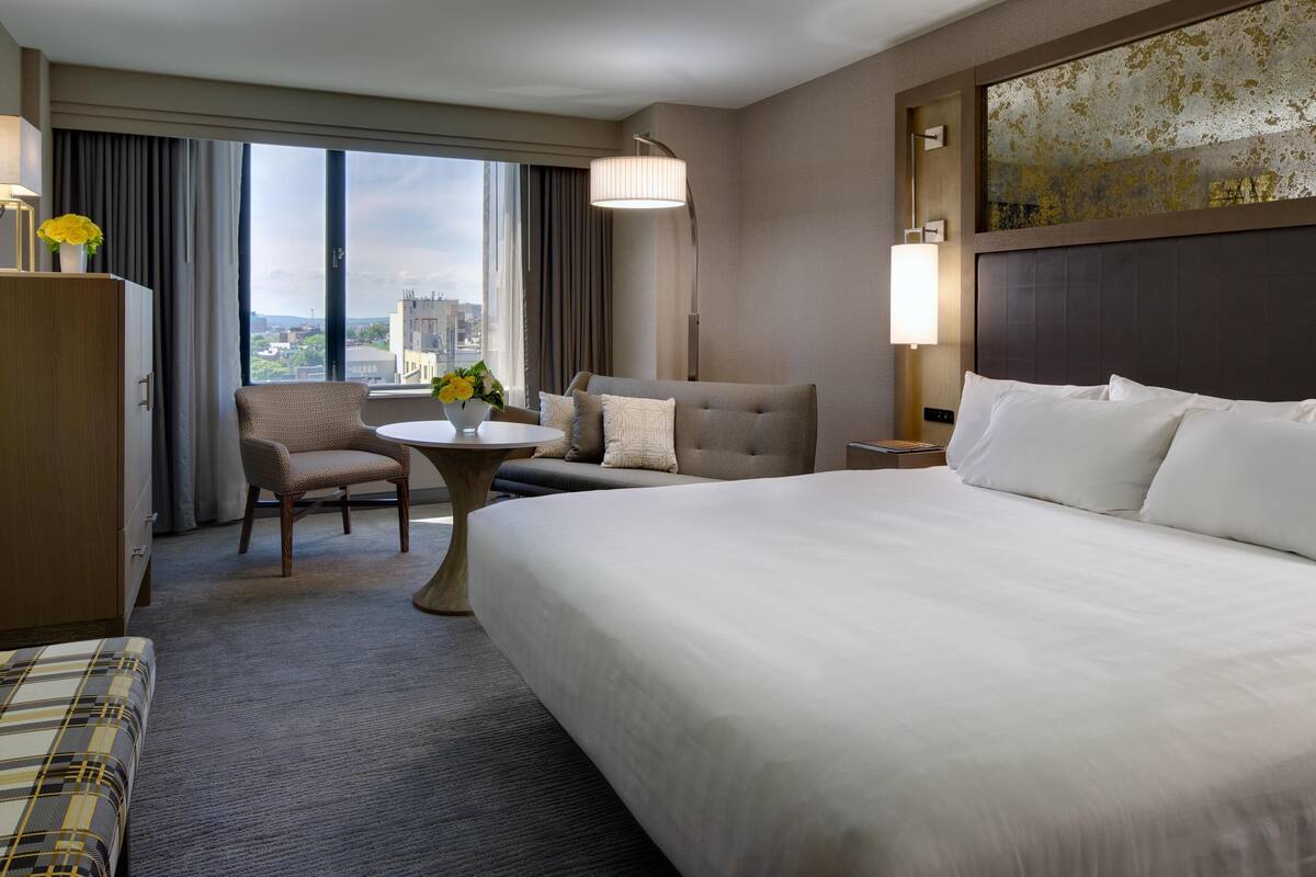 Premium bedding, down comforters, in-room safe, blackout drapes