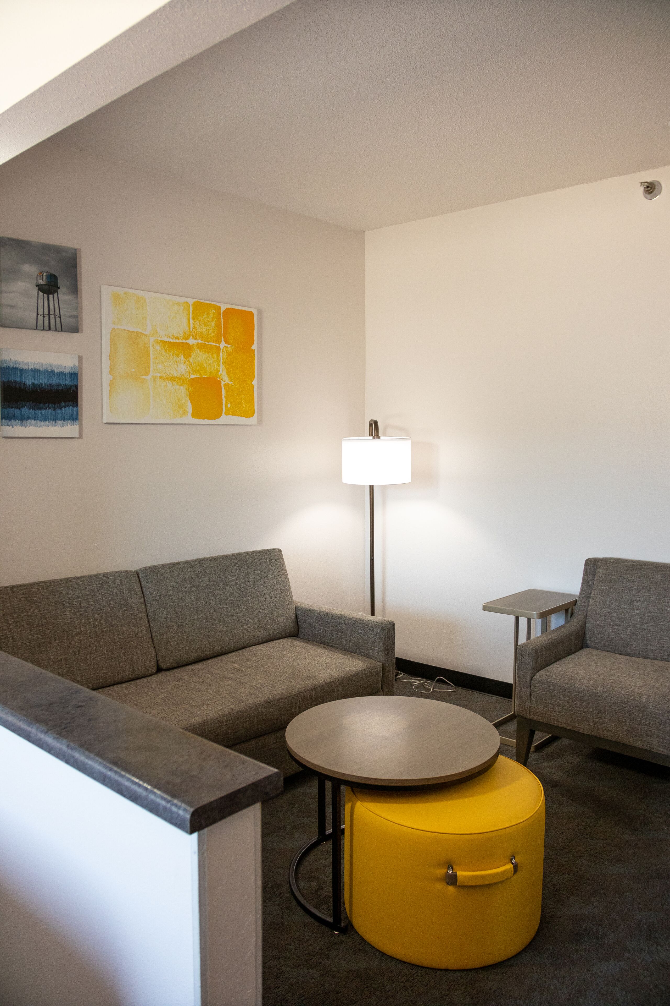 스위트, 금연 (2 Queen Beds) | 책상, 노트북 작업 공간, 다리미/다리미판, 무료 유아용 침대