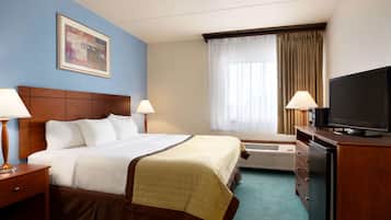 Room, 1 Queen Bed, Non Smoking | Individually furnished, desk, laptop workspace, blackout drapes