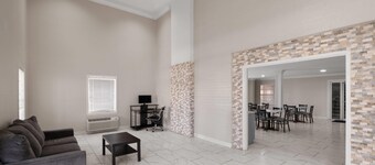 Super 8 by Wyndham Covington