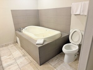 Studio Suite, 1 King Bed, Non Smoking | Bathroom - Days Inn by Wyndham San Antonio Morgan's Wonderland / IH-35 N (San Antonio)