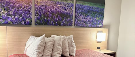 Chambre Standard, 1 trĂšs grand lit, fumeurs | Bureau, rideaux occultants, fer et planche Ă repasser