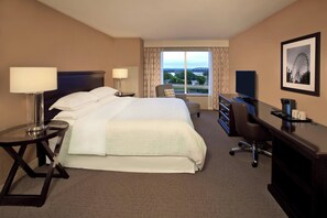 Suite exécutive, 1 très grand lit et 1 canapé-lit, vue sur le fleuve | Literie de qualité, couette en duvet, coffre-fort, bureau