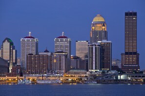 Vue sur la ville depuis l’hébergement
