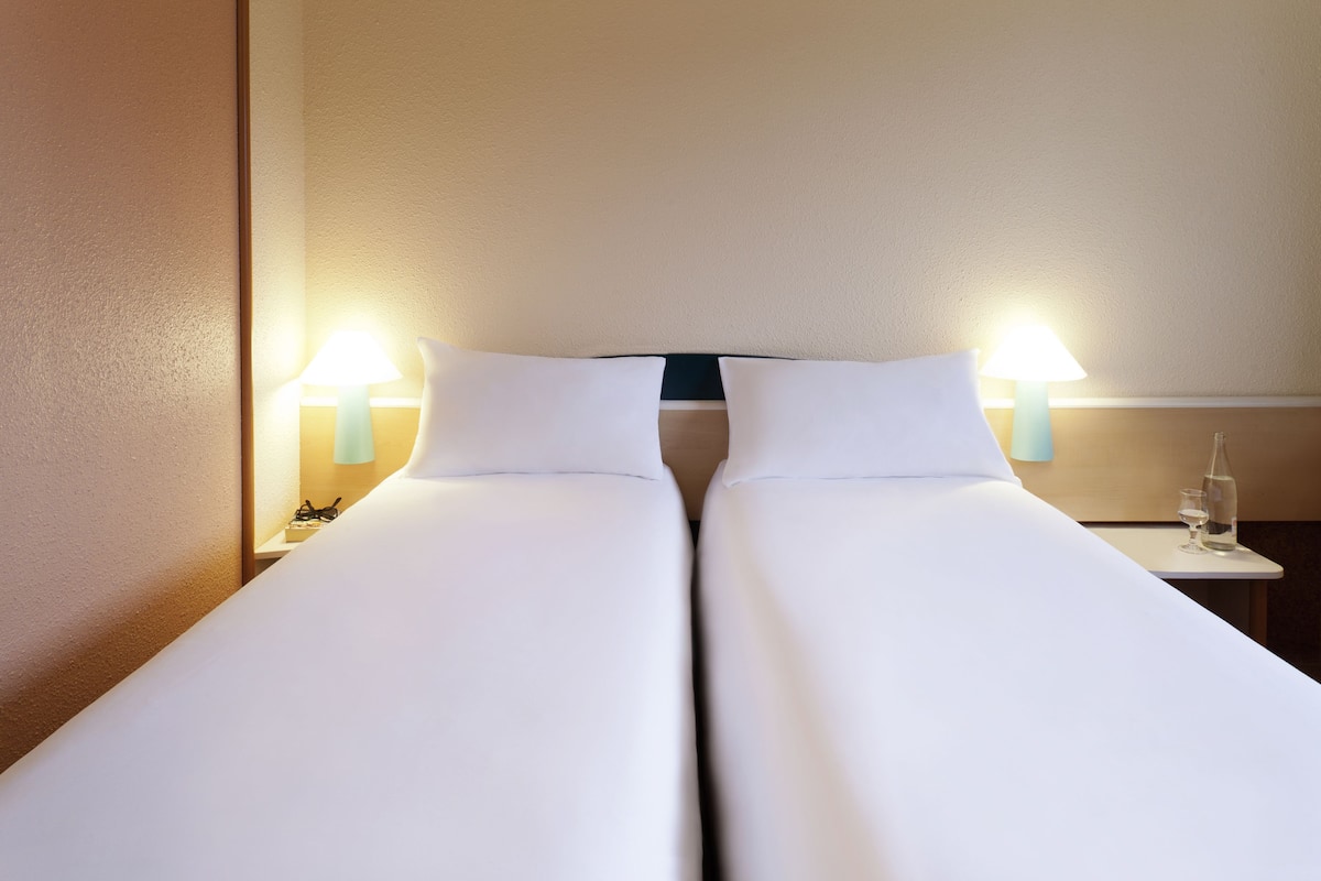 premium bedding, pillow-top beds, individually decorated