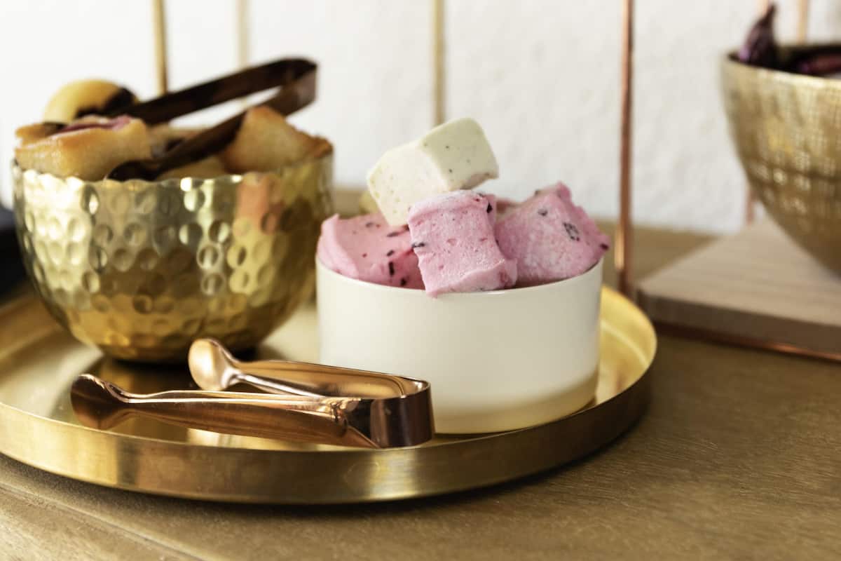 Chambre Supérieure, 1 lit double et 1 canapé-lit | Literie de qualité supérieure, surmatelas, décoration personnalisée