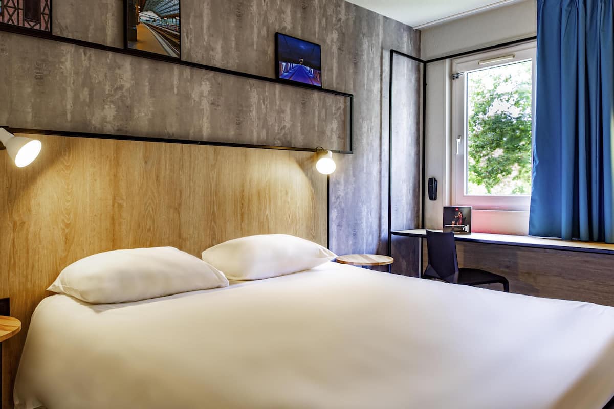 superior room, 1 double bed with sofa bed | premium bedding, pillow-top beds, individually decorated