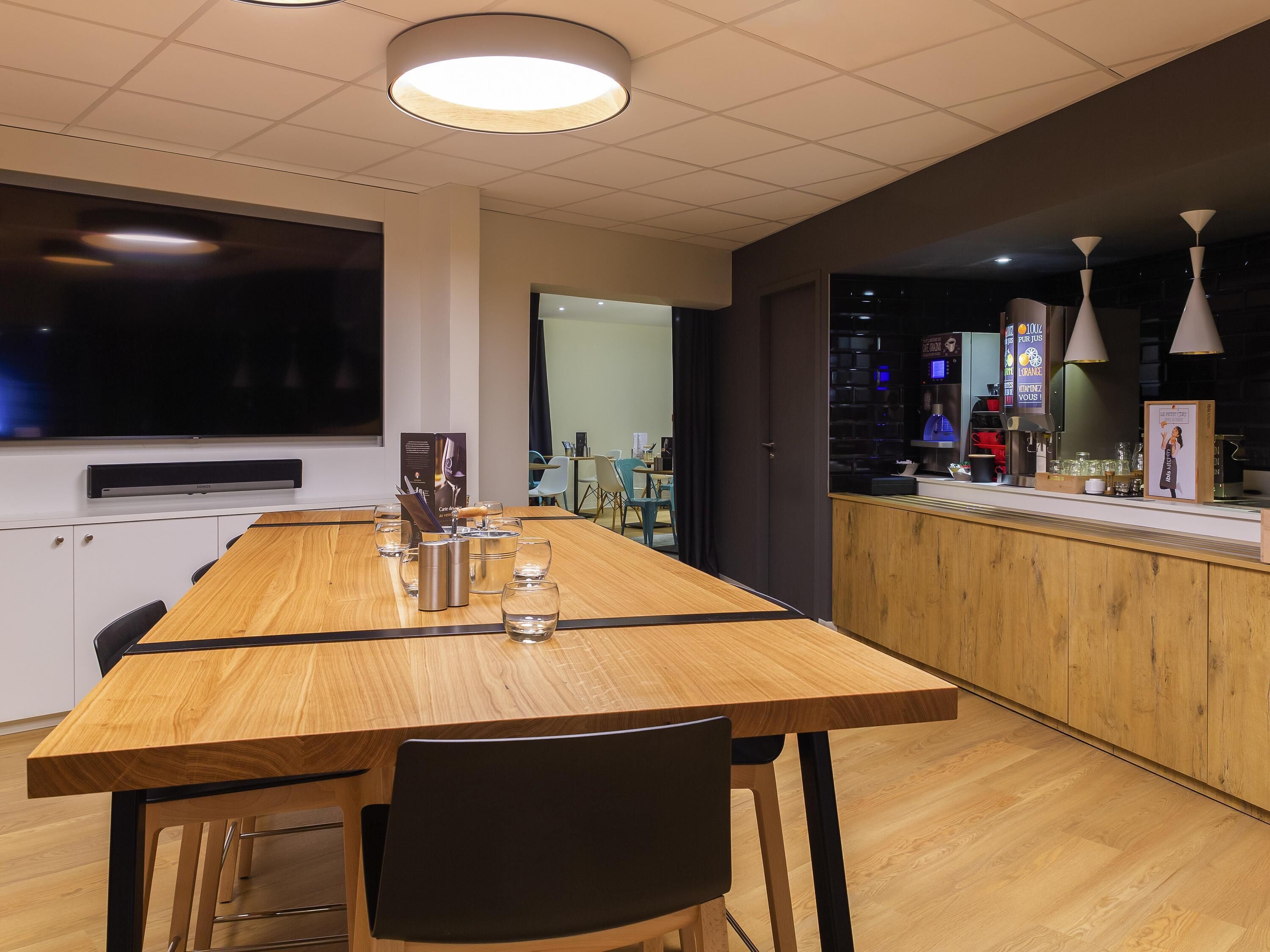 daily buffet breakfast (eur 12.90 per person)