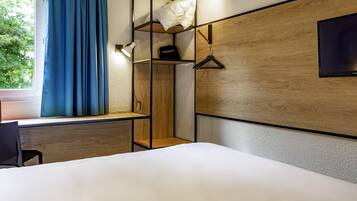 Standard Room, 1 Double Bed | Premium bedding, pillow-top beds, individually decorated