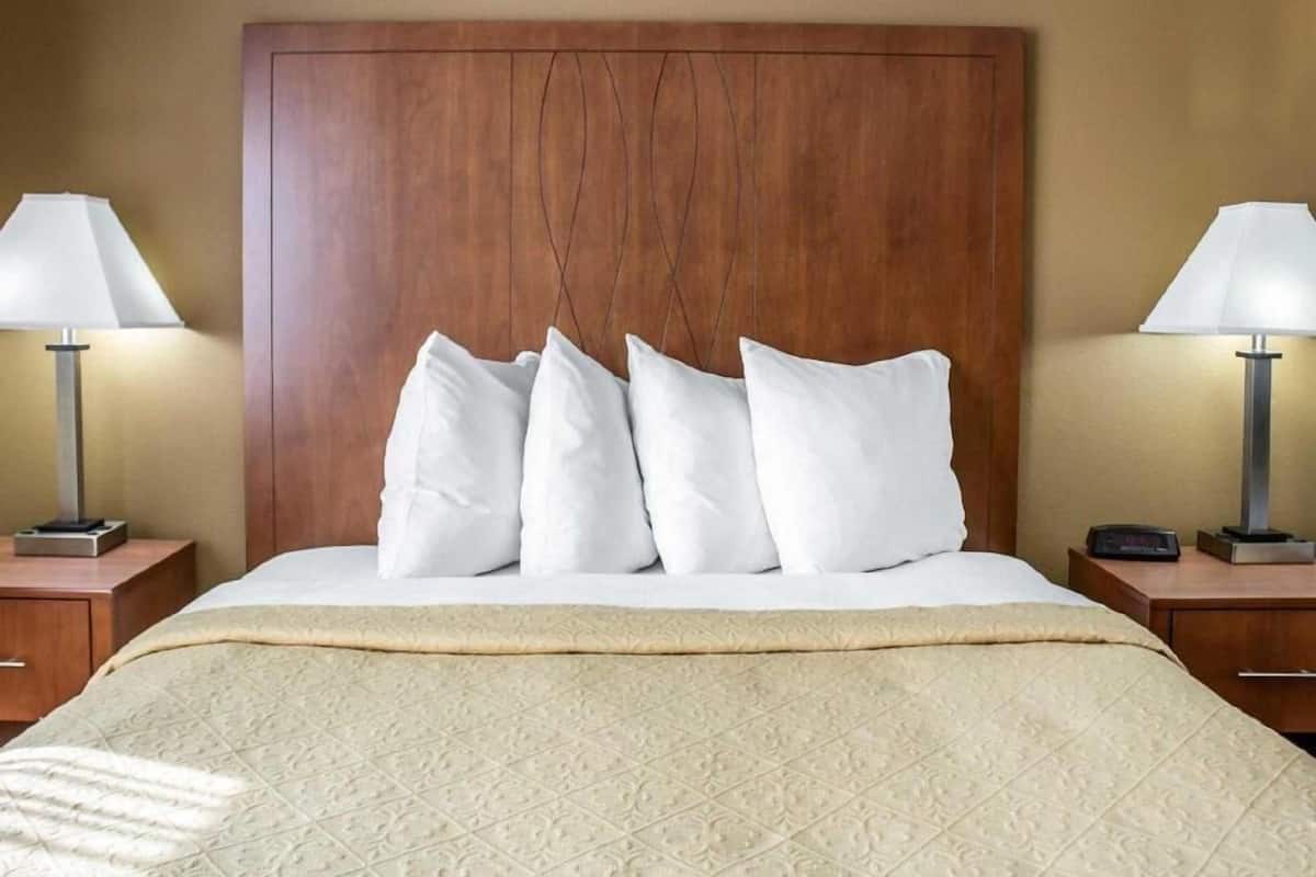 Soundproofing, iron/ironing board, free WiFi, bed sheets