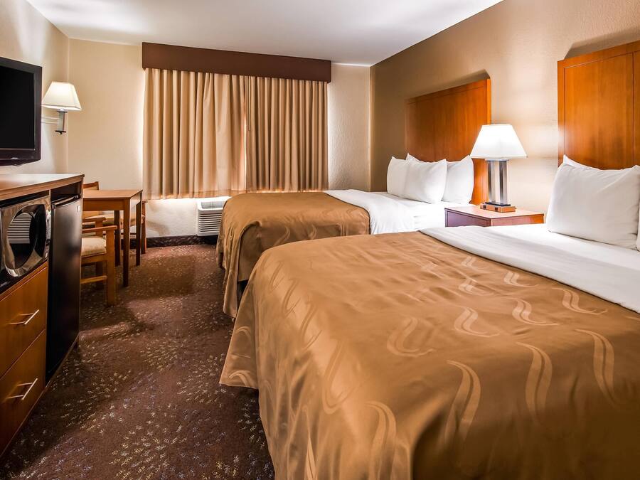 Camera Standard, 2 letti queen, non fumatori | Insonorizzazione, ferro/asse da stiro, Wi-Fi gratuito, lenzuola