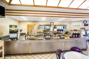 Free daily continental breakfast - Days Inn & Suites by Wyndham Fullerton (Fullerton)