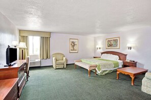 Studio Suite, 1 King Bed, Non Smoking | In-room safe, desk, laptop workspace, blackout drapes - Days Inn & Suites by Wyndham Fullerton (Fullerton)