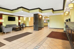 Lobby - Comfort Inn Lehigh Valley West - Allentown (Allentown)