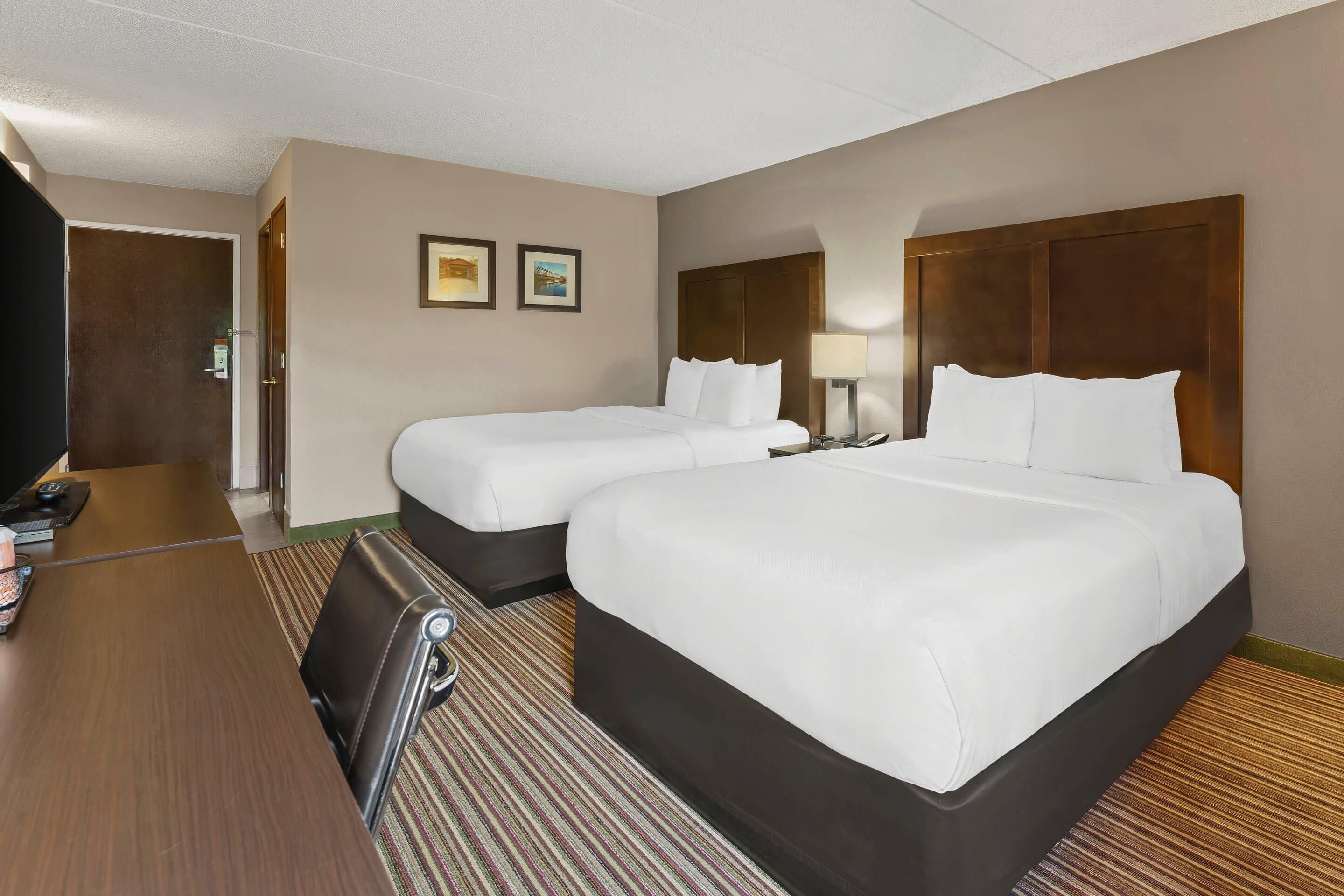 Desk, iron/ironing board, free WiFi, bed sheets