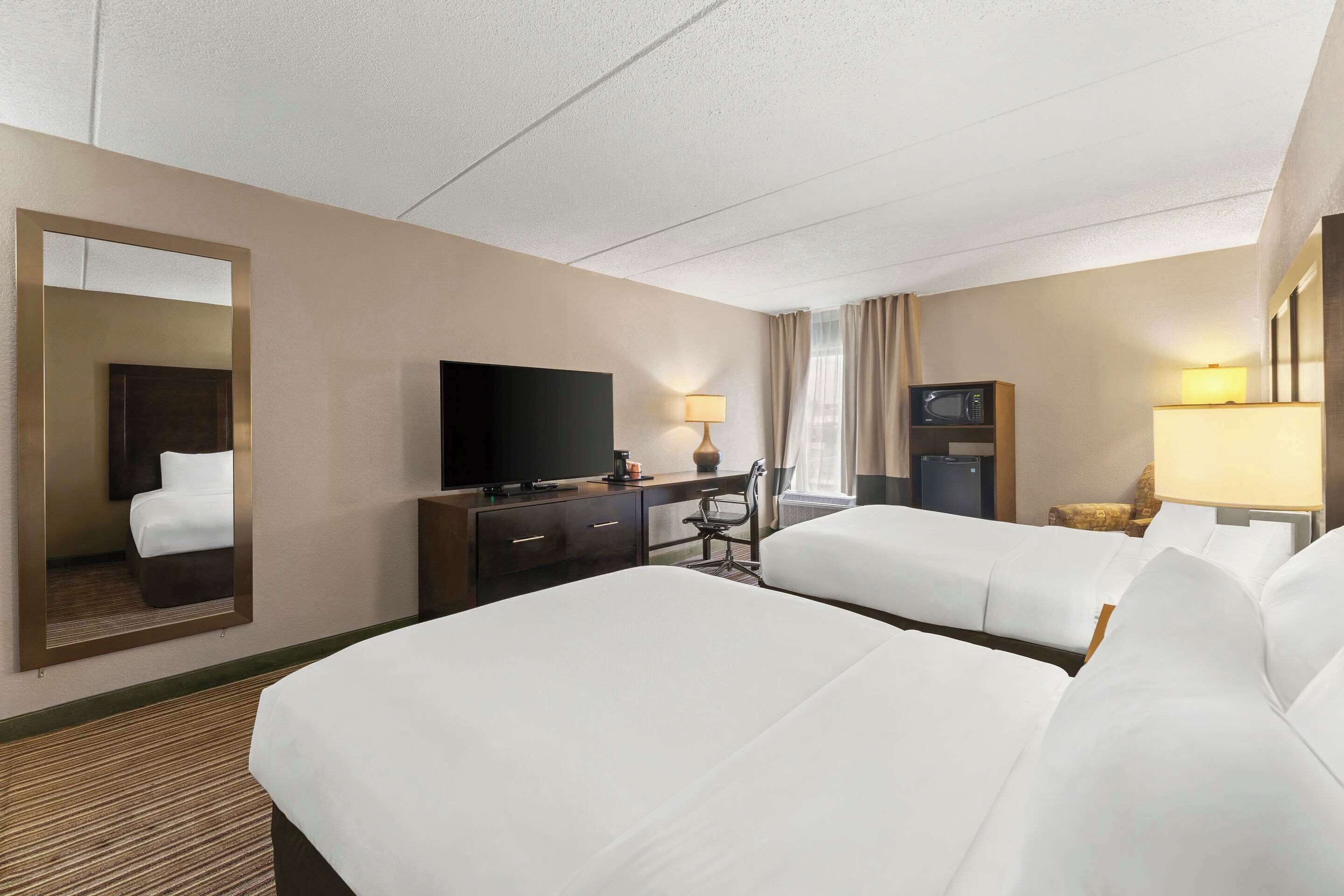 standard double room, 2 double beds, non smoking | desk, iron/ironing board, free wifi, bed sheets