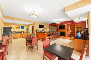 Free buffet breakfast - Comfort Inn Lehigh Valley West - Allentown (Allentown)