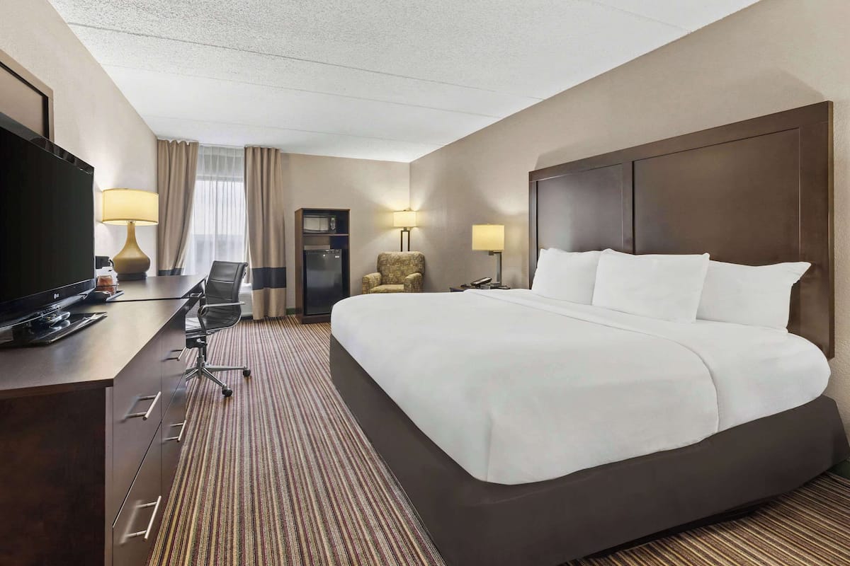 Desk, iron/ironing board, free WiFi, bed sheets