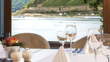 Lunch and dinner served, al fresco dining