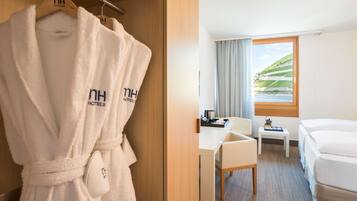 Standardzimmer, Balkon | Hochwertige Bettwaren, Pillowtop-Betten, Zimmersafe, Schreibtisch