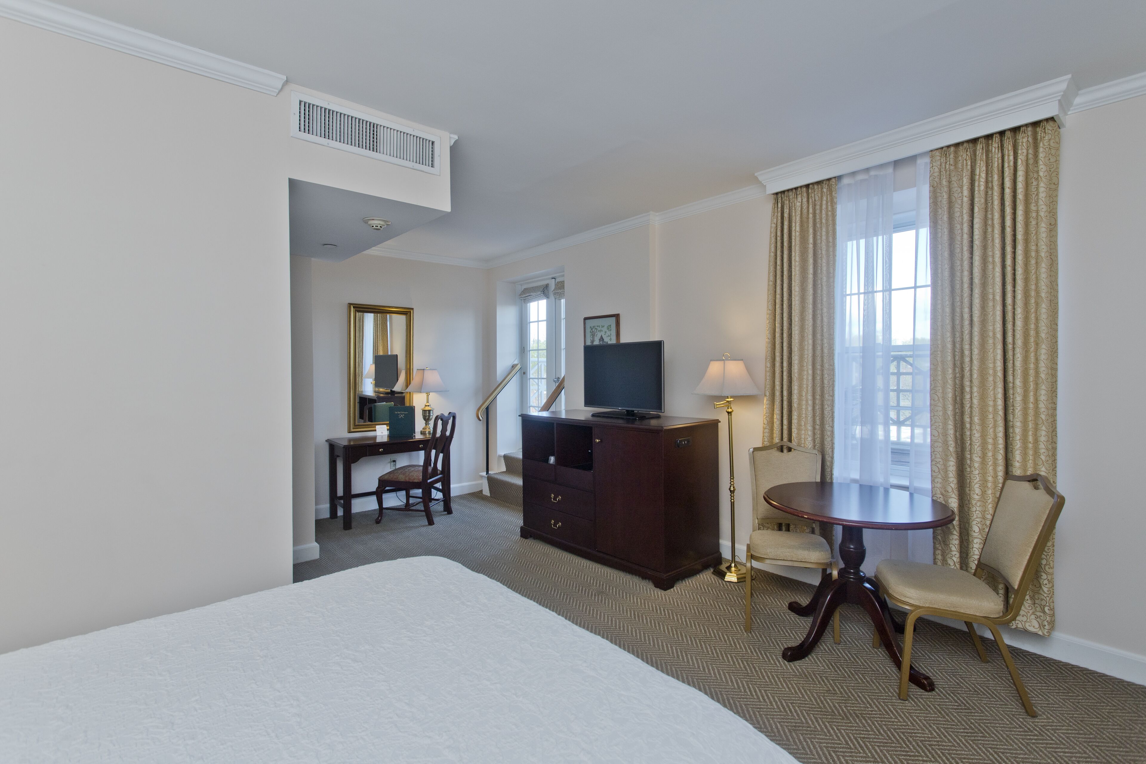 balcony queen | hypo-allergenic bedding, in-room safe, desk, laptop workspace