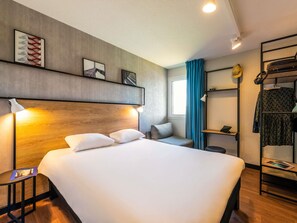 Desk, laptop workspace, free WiFi, bed sheets - ibis Besançon Marchaux (Marchaux-Chaudefontaine)