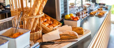 Daily buffet breakfast (EUR 10.50 per person)