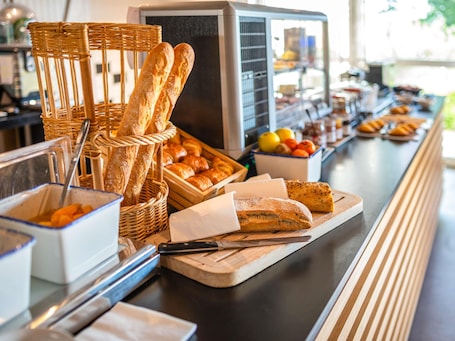Daily buffet breakfast (EUR 10.50 per person)