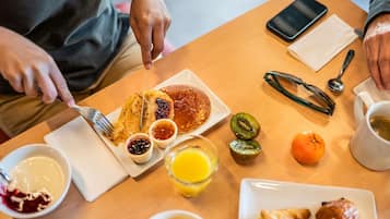 Frokostbuffé hver dag (mot et tillegg)