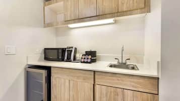 Suite, 1 King Bed, Non Smoking, Refrigerator & Microwave (Larger Room;with Sofabed)