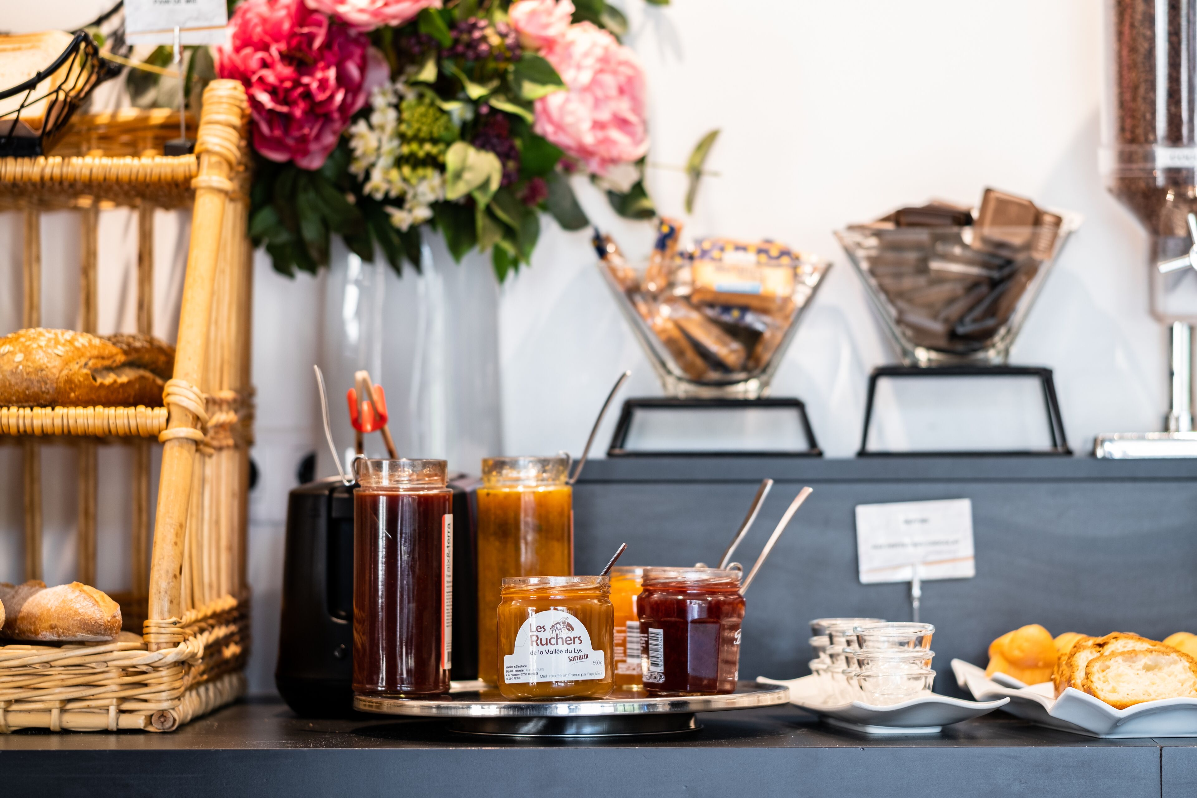 daily buffet breakfast (eur 19.50 per person)