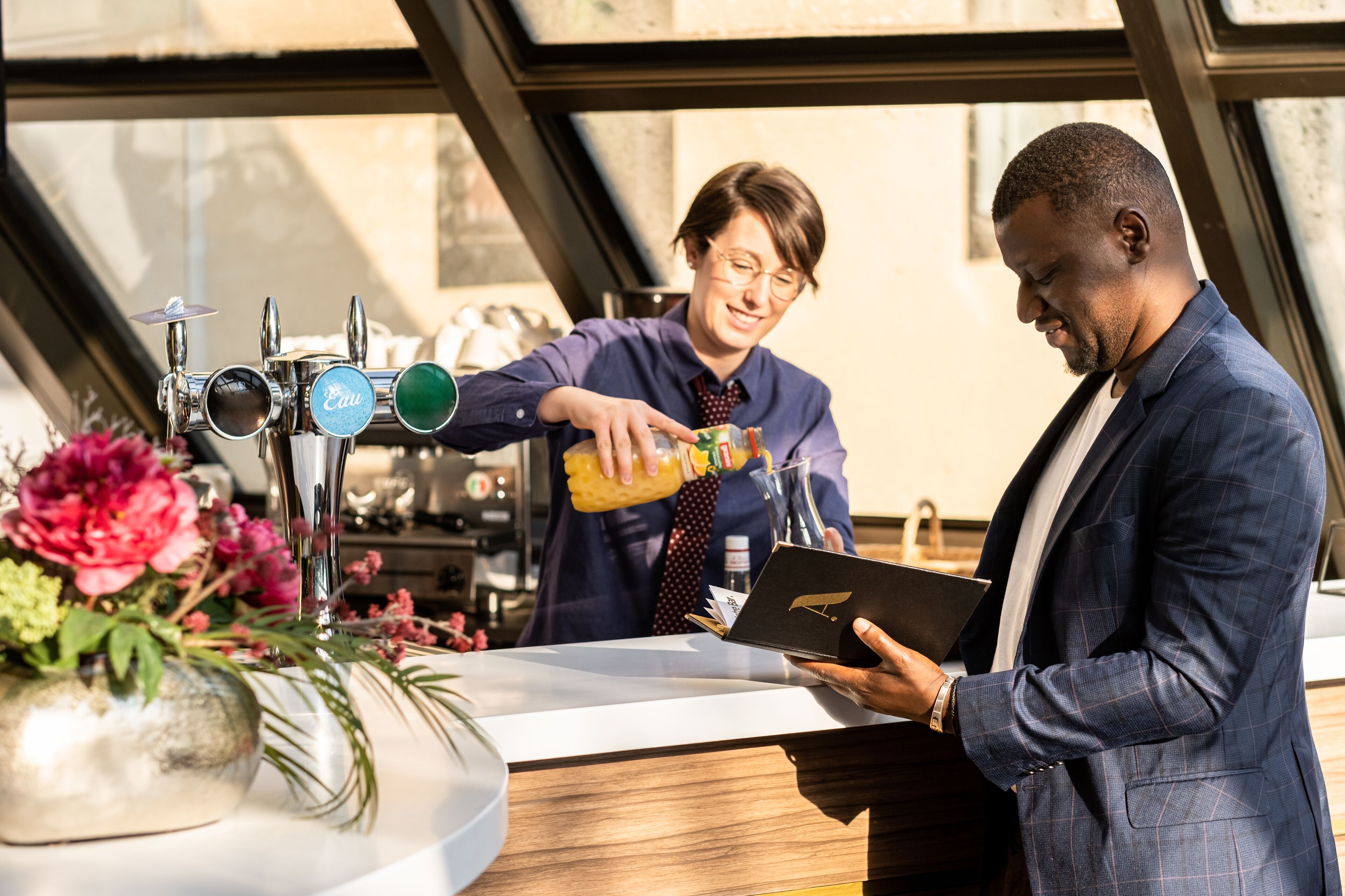 serves breakfast and dinner