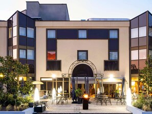 Dinner served, French cuisine, garden views  - Mercure Tours Sud (Joue-les-Tours)