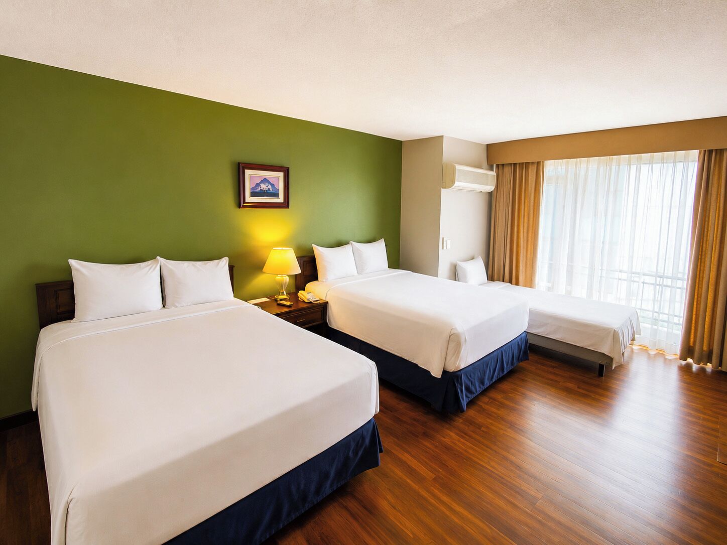 Standard Triple Room | Hypo-allergenic bedding, desk, blackout drapes, soundproofing