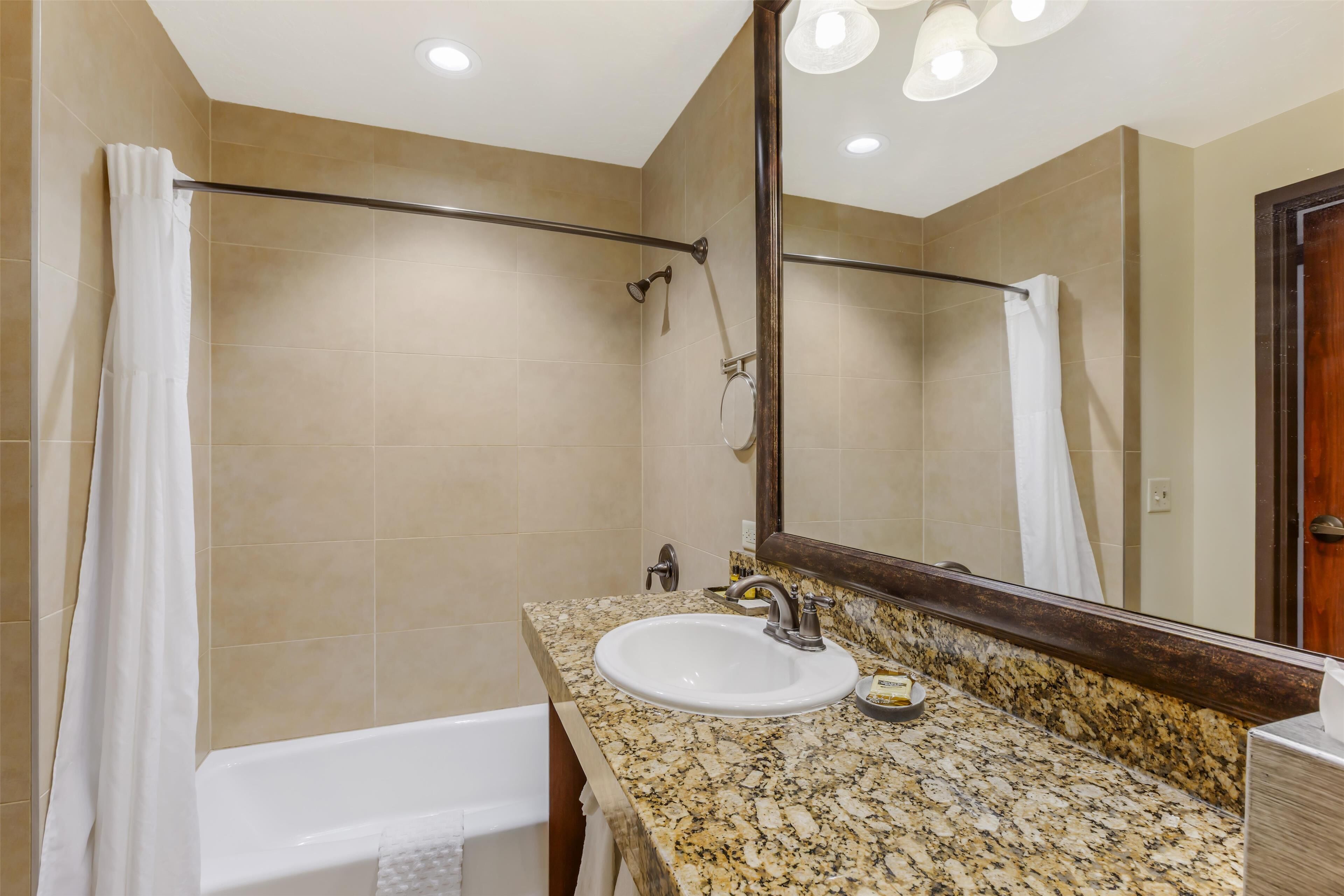 standard room, 2 queen beds, non smoking, balcony | bathroom | free toiletries, hair dryer, towels