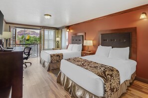 Camera Standard, 2 letti queen, accessibile ai disabili, non fumatori | Una scrivania, tende oscuranti, ferro/asse da stiro