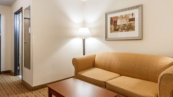 套房, 非吸煙房 | 高級寢具、熨斗/熨衣板、免費搖籃/嬰兒床、折疊床/加床