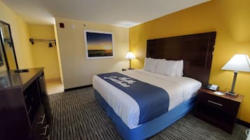 Safe på rommet, individuelt dekorert, skrivebord og strykejern/-brett