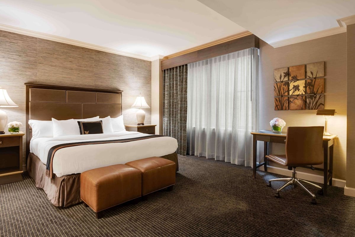 Standard-huone, 1 suuri parisänky, tupakointi kielletty | Egyptinpuuvillaiset lakanat, ylelliset vuodevaatteet