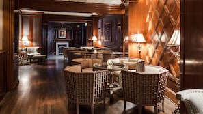 Bar (in der Unterkunft)