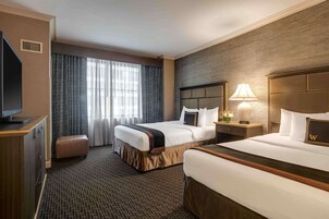 1 bedroom, Egyptian cotton sheets, premium bedding, pillowtop beds