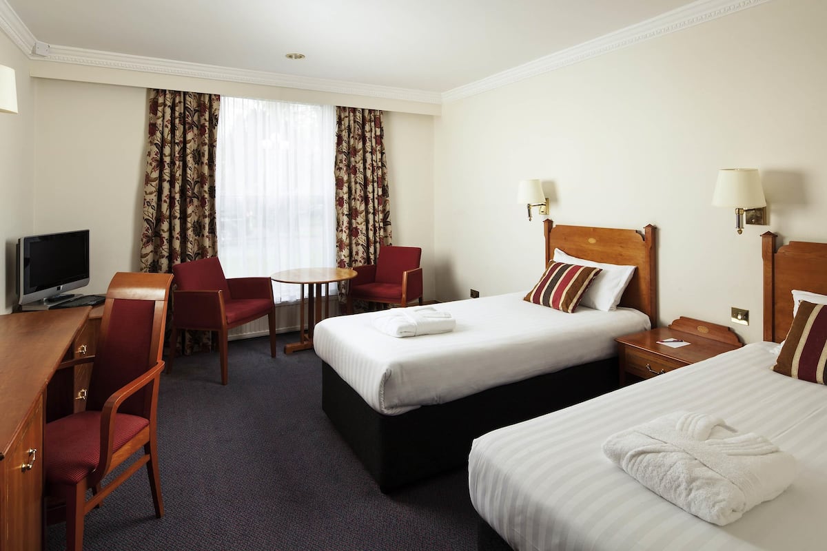 In-room safe, desk, soundproofing, iron/ironing board