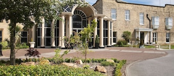 Mercure York Fairfield Manor Hotel
