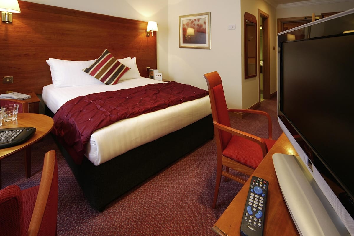 Classic Double Room, 1 Double Bed | In-room safe, desk, soundproofing, iron/ironing board