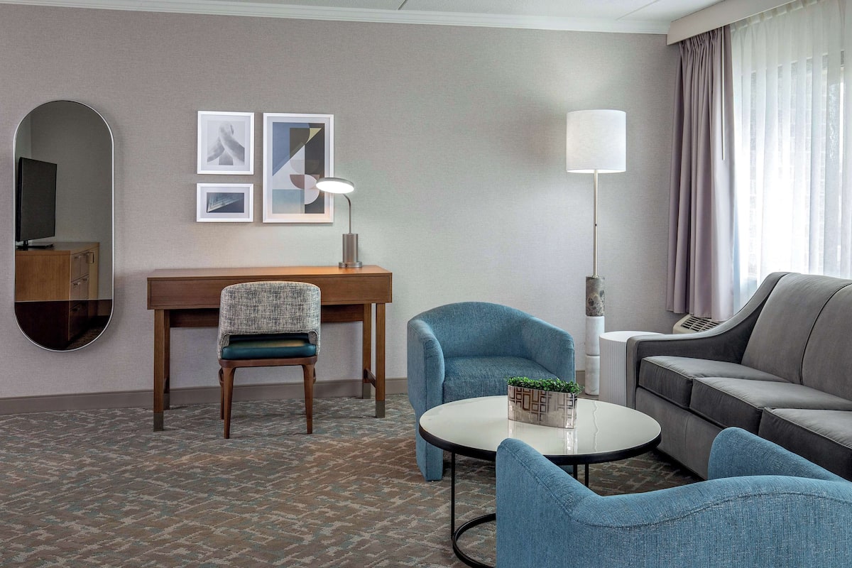 pillow-top beds, in-room safe, desk, laptop workspace