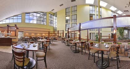 Ramada Plaza by Wyndham Sheridan Hotel & Convention Center