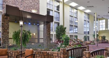 Ramada Plaza by Wyndham Sheridan Hotel & Convention Center