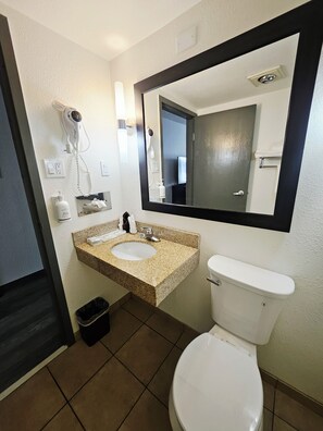 Room, 1 Queen Bed, Non Smoking | Bathroom | Combined shower/tub, hair dryer, towels