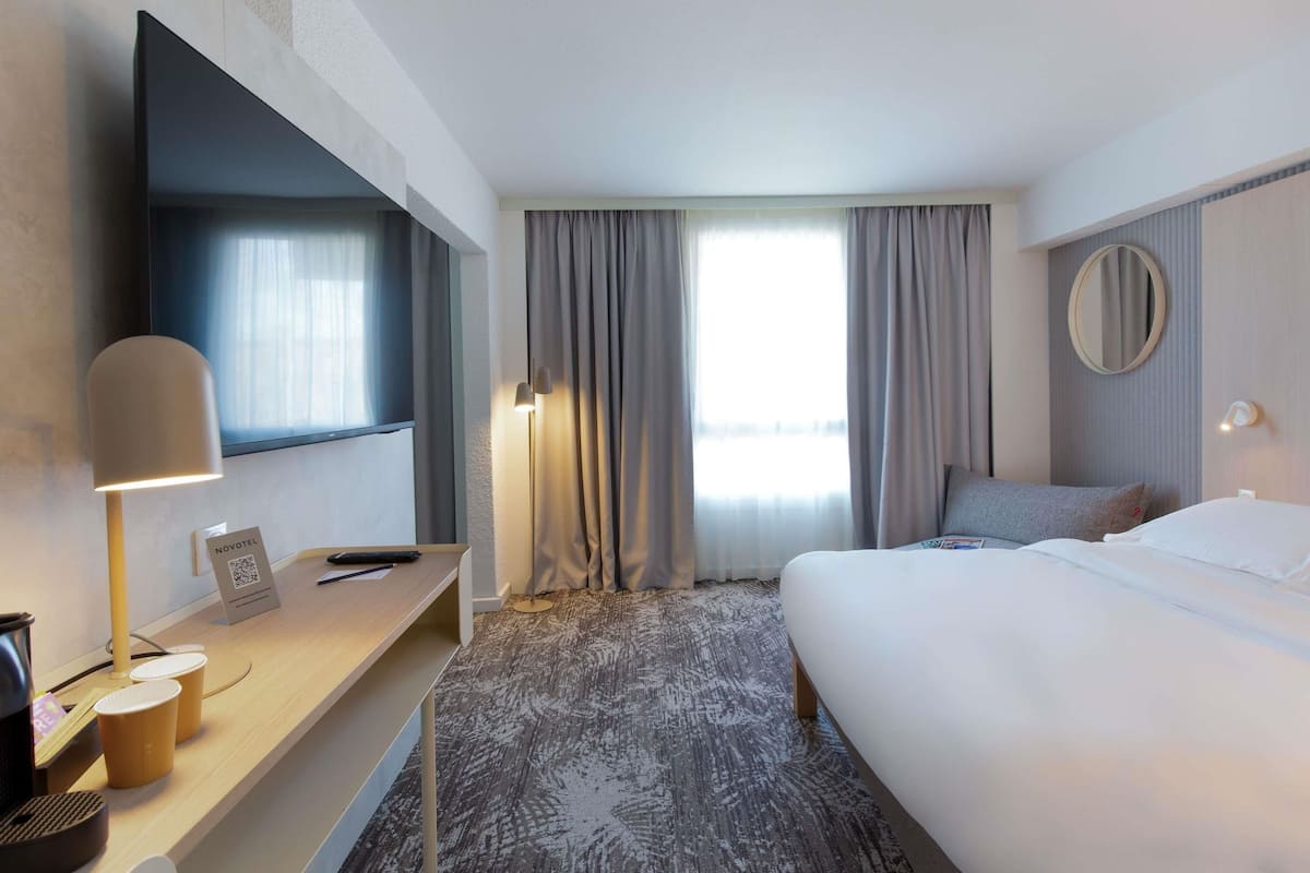 Rom – classic, 1 dobbeltseng | Skrivebord, blendingsgardiner, lydisolert og wi-fi (inkludert)