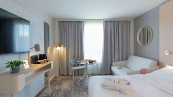 Executive-Zimmer, 1 Doppelbett und Schlafsofa | Schreibtisch, Verdunkelungsvorhänge, schallisolierte Zimmer